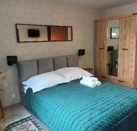 Green Apartament W Centrum ワルシャワ エクステリア 写真